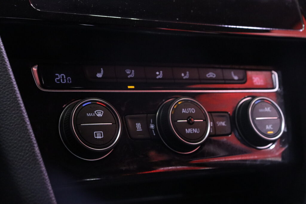 tuotekuva-Volkswagen-Passat-NLU-573-2026-02-18-131004-27 tuotekuva-Volkswagen-Passat-NLU-573-2026-02-18-131004-27