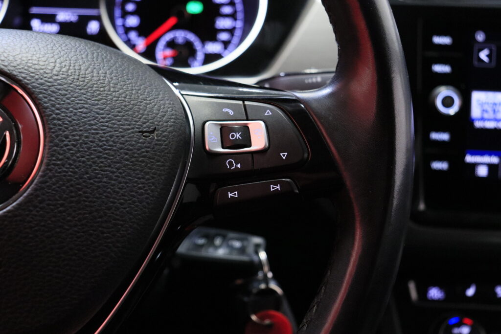 tuotekuva-Volkswagen-Touran-MNN-766-2026-02-12-092505-15 tuotekuva-Volkswagen-Touran-MNN-766-2026-02-12-092505-15