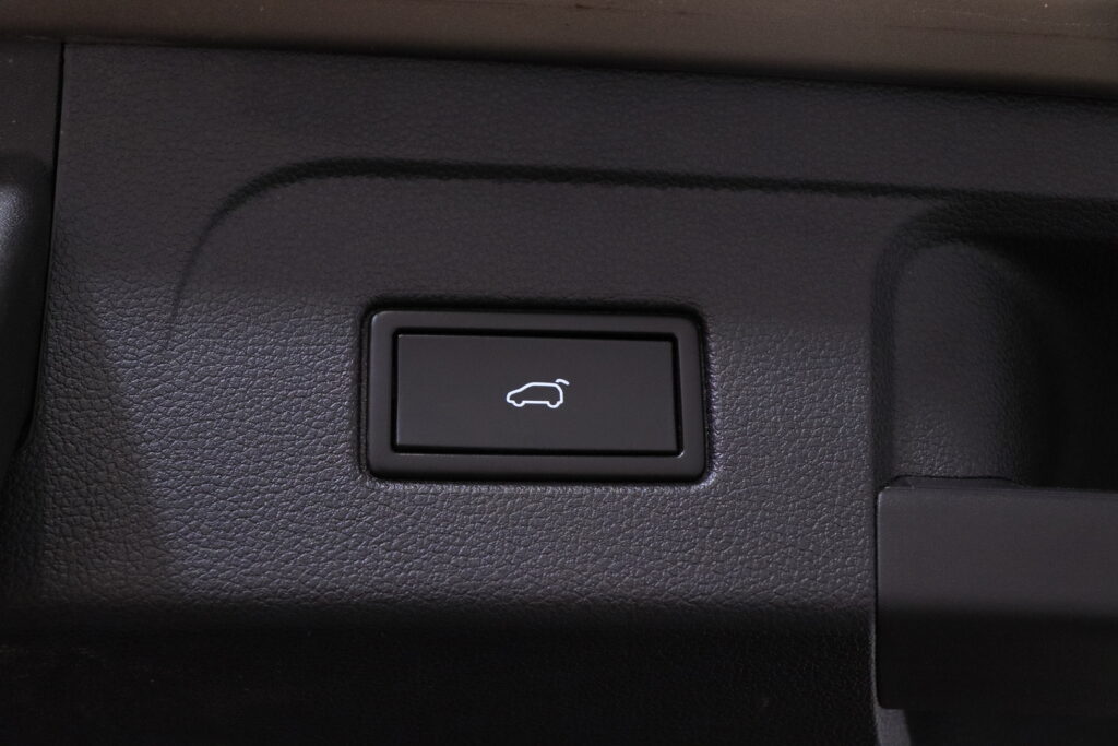 tuotekuva-Volkswagen-Touran-MNN-766-2026-02-12-092505-27 tuotekuva-Volkswagen-Touran-MNN-766-2026-02-12-092505-27