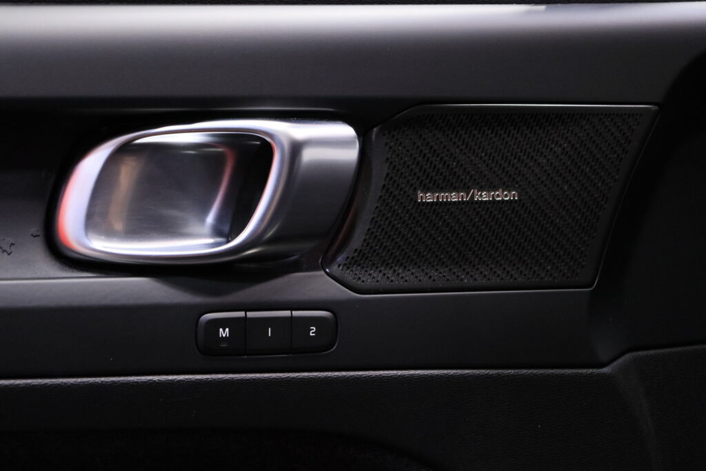 Volvo - C40 - Recharge Twin Ultimate // Pixel-LED / 1-Omisteinen Suomiauto // Volvo - C40 - Recharge Twin Ultimate // Pixel-LED / 1-Omisteinen Suomiauto // - Maastoauto