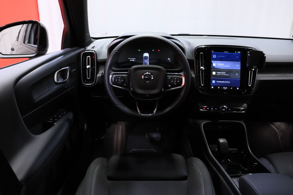 tuotekuva-Volvo-C40-JNB-849-2026-02-17-102603-15 tuotekuva-Volvo-C40-JNB-849-2026-02-17-102603-15