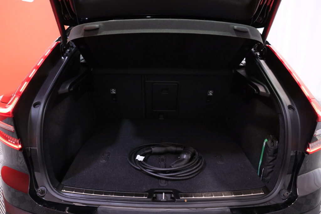 tuotekuva-Volvo-C40-JNB-849-2026-02-17-102603-30 tuotekuva-Volvo-C40-JNB-849-2026-02-17-102603-30