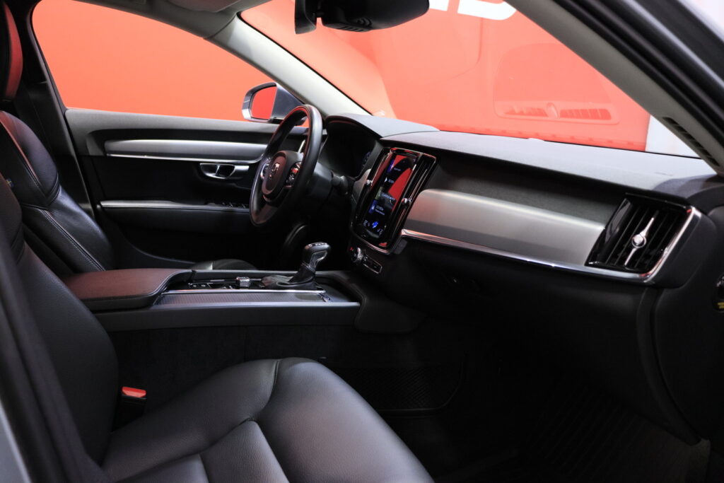 Volvo - S90 - D3 Momentum aut Volvo - S90 - D3 Momentum aut - Sedan