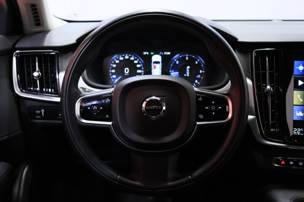 Volvo - S90 - D3 Momentum aut Volvo - S90 - D3 Momentum aut - Sedan