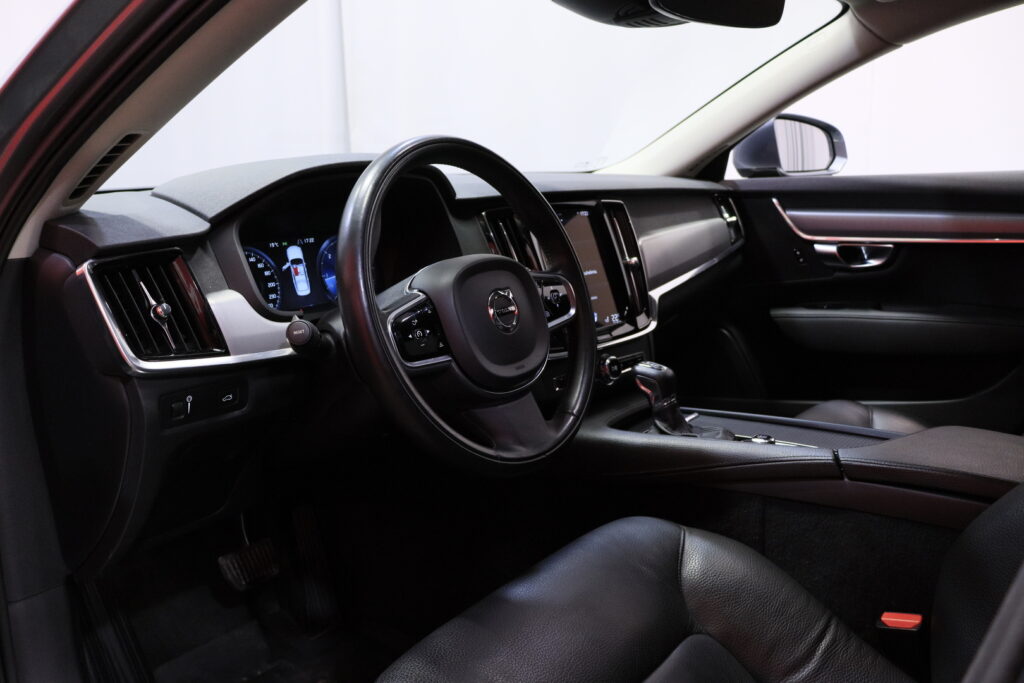 Volvo - S90 - D3 Momentum aut Volvo - S90 - D3 Momentum aut - Sedan