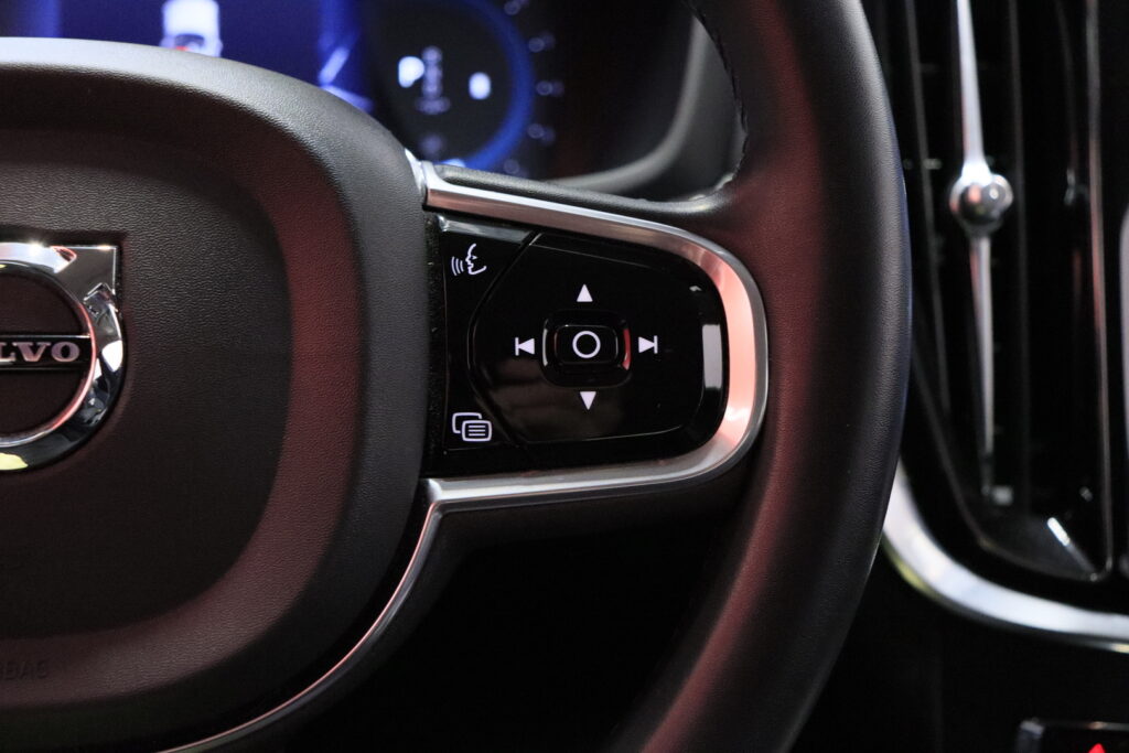 tuotekuva-Volvo-V60-LRL-406-2026-02-25-143102-17 tuotekuva-Volvo-V60-LRL-406-2026-02-25-143102-17