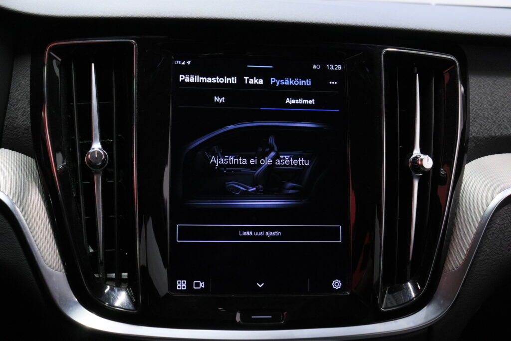 tuotekuva-Volvo-V60-LRL-406-2026-02-25-143102-22 tuotekuva-Volvo-V60-LRL-406-2026-02-25-143102-22