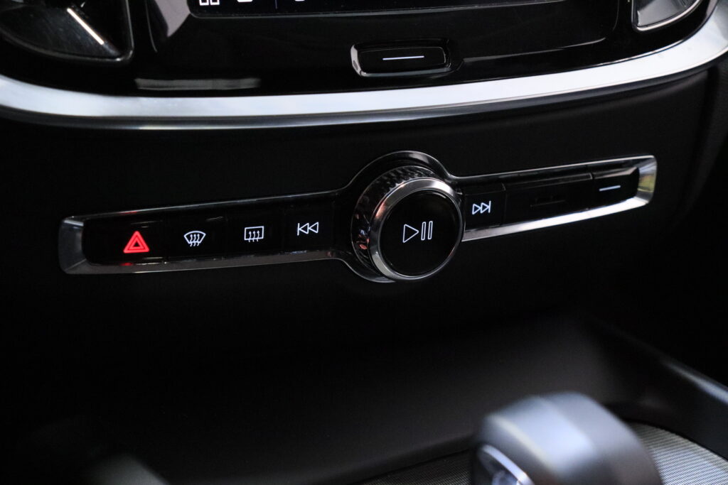 tuotekuva-Volvo-V60-LRL-406-2026-02-25-143102-24 tuotekuva-Volvo-V60-LRL-406-2026-02-25-143102-24