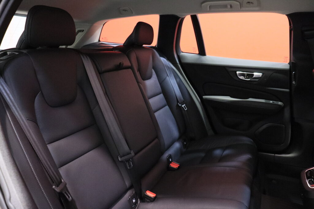 tuotekuva-Volvo-V60-LRL-406-2026-02-25-143102-26 tuotekuva-Volvo-V60-LRL-406-2026-02-25-143102-26