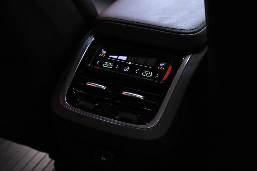 tuotekuva-Volvo-V60-LRL-406-2026-02-25-143102-27 tuotekuva-Volvo-V60-LRL-406-2026-02-25-143102-27