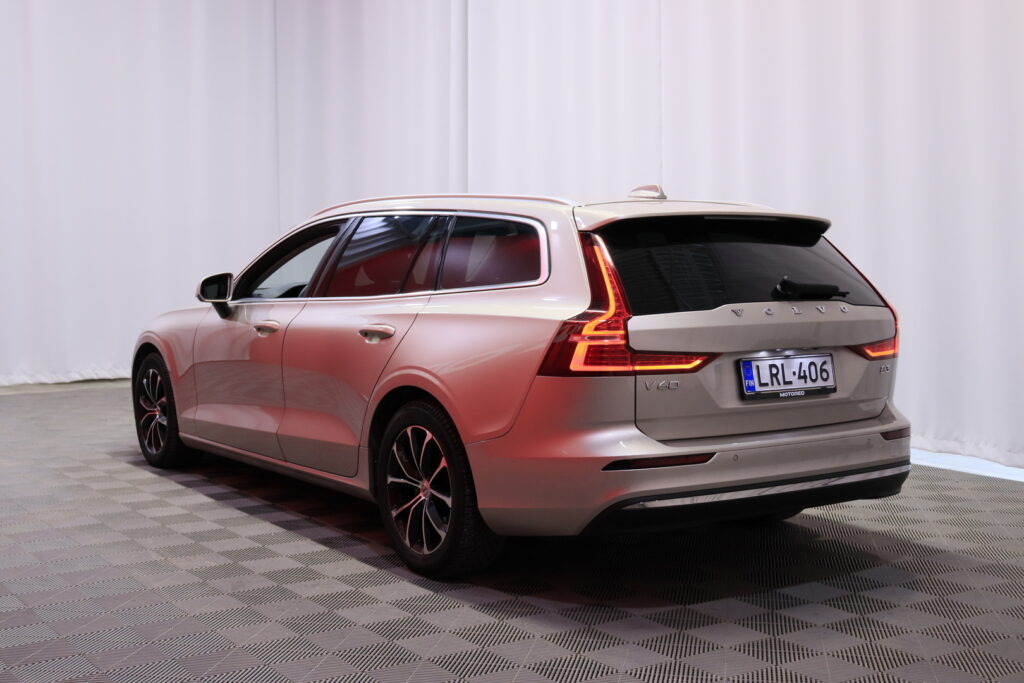 Volvo - V60 - B3 MHEV Business Plus Bright DCT aut Volvo - V60 - B3 MHEV Business Plus Bright DCT aut - Farmari