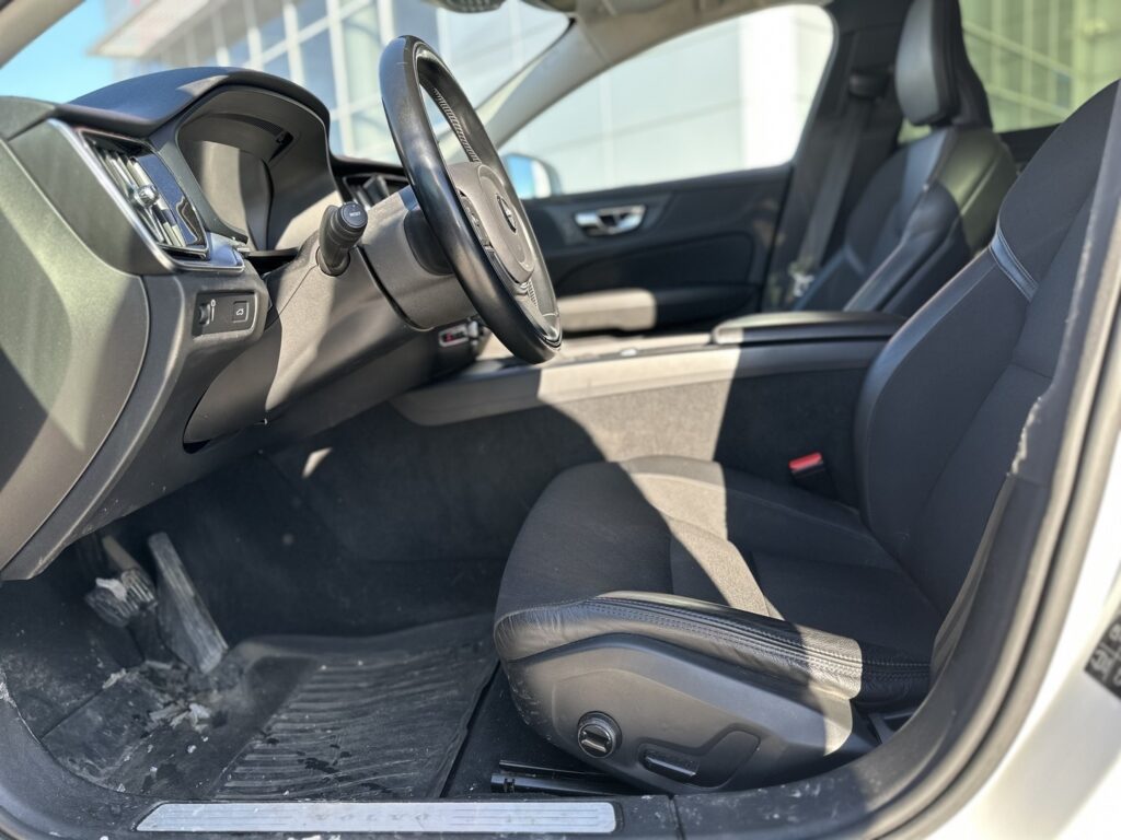 Volvo - V60 - D4 AWD Momentum aut Volvo - V60 - D4 AWD Momentum aut - Farmari