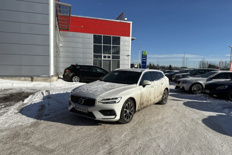 Volvo - V60 - D4 AWD Momentum aut - Farmari