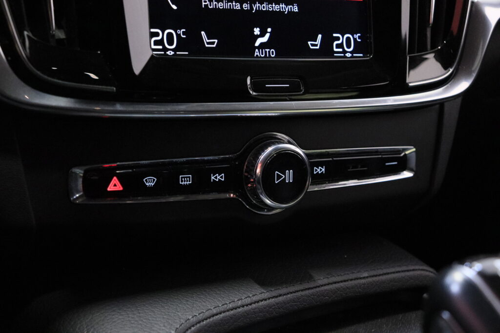 tuotekuva-Volvo-V90-Cross-Country-CRH-509-2026-02-20-152602-25 tuotekuva-Volvo-V90-Cross-Country-CRH-509-2026-02-20-152602-25