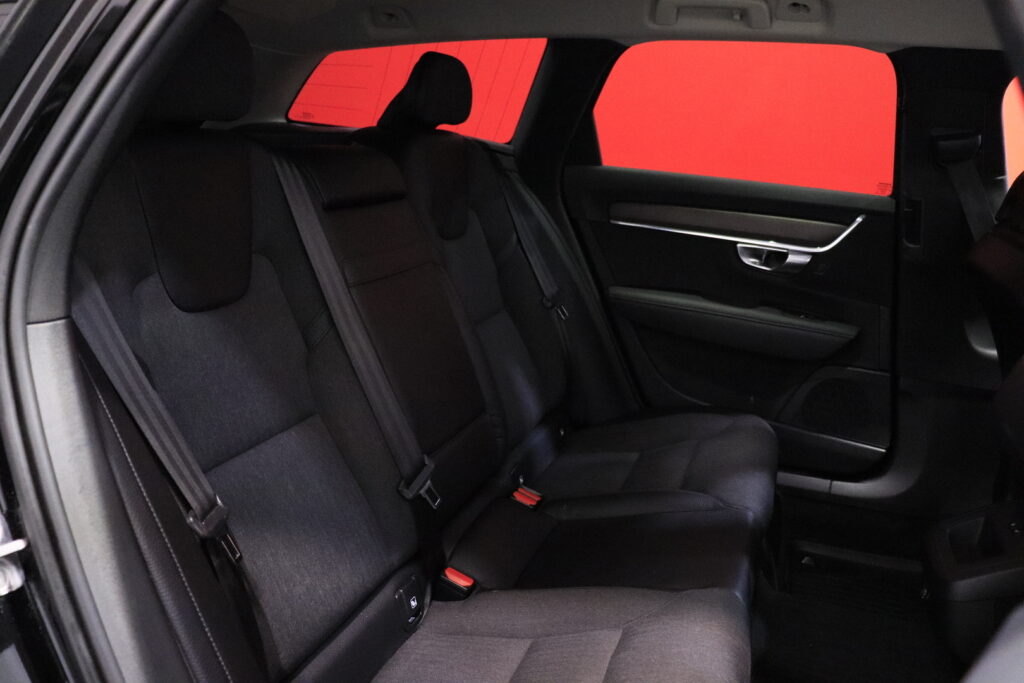 tuotekuva-Volvo-V90-Cross-Country-CRH-509-2026-02-20-152602-28 tuotekuva-Volvo-V90-Cross-Country-CRH-509-2026-02-20-152602-28