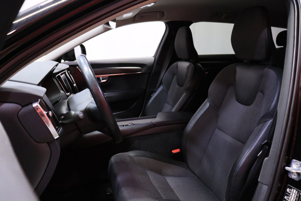 Volvo - V90 Cross Country - D4 AWD Plus aut Volvo - V90 Cross Country - D4 AWD Plus aut - Farmari