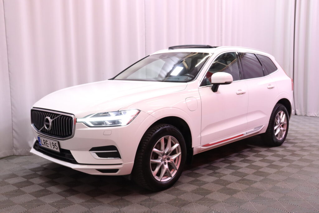 Volvo - XC60 - T8 AWD Inscription aut // PilotAssist / Full Led / KeylesGo / Koukku / Panoraama // Volvo - XC60 - T8 AWD Inscription aut // PilotAssist / Full Led / KeylesGo / Koukku / Panoraama // - Maastoauto