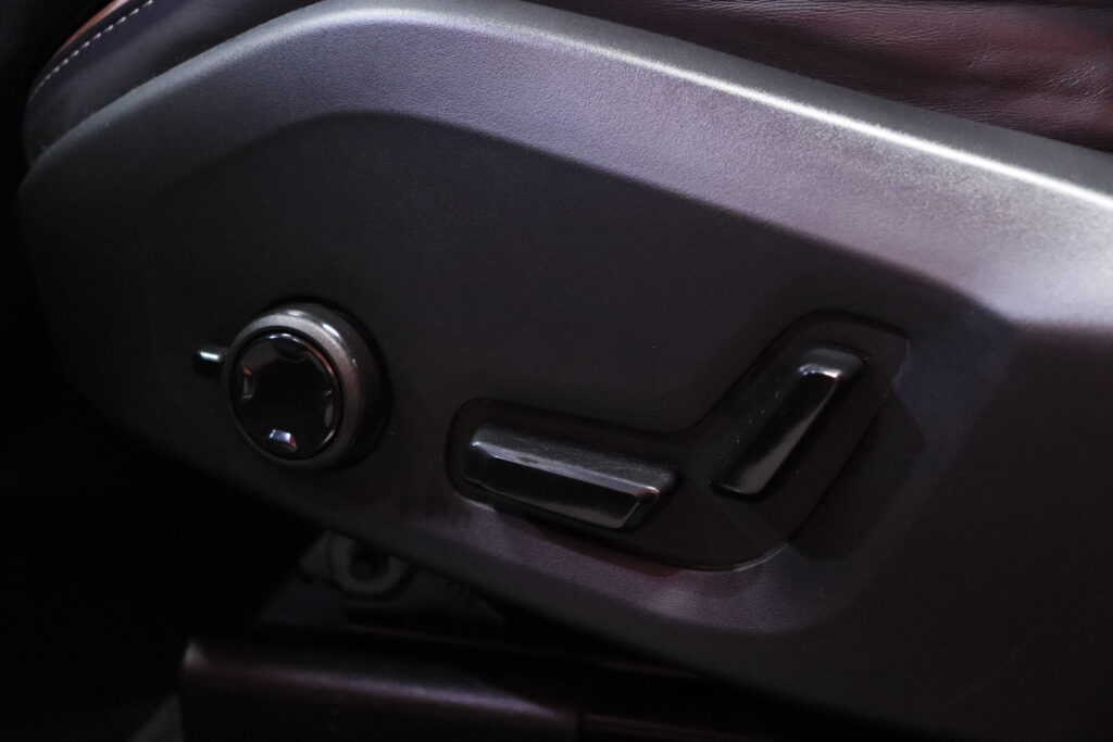 Volvo - XC60 - T6 AWD Long Range Plus Bright aut Volvo - XC60 - T6 AWD Long Range Plus Bright aut - Maastoauto