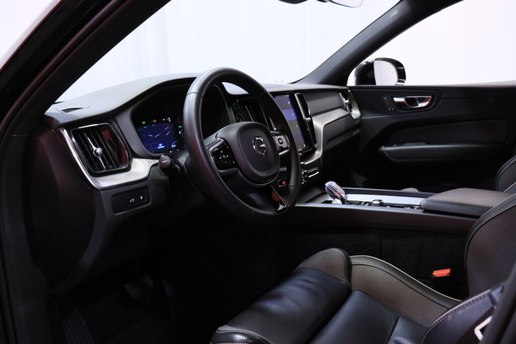 Volvo - XC60 - T6 AWD Long Range Plus Bright aut Volvo - XC60 - T6 AWD Long Range Plus Bright aut - Maastoauto