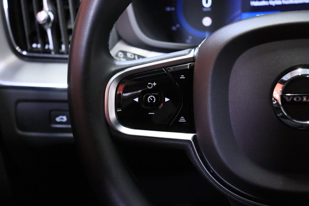 tuotekuva-Volvo-XC60-YLX-219-2026-02-26-142504-17 tuotekuva-Volvo-XC60-YLX-219-2026-02-26-142504-17