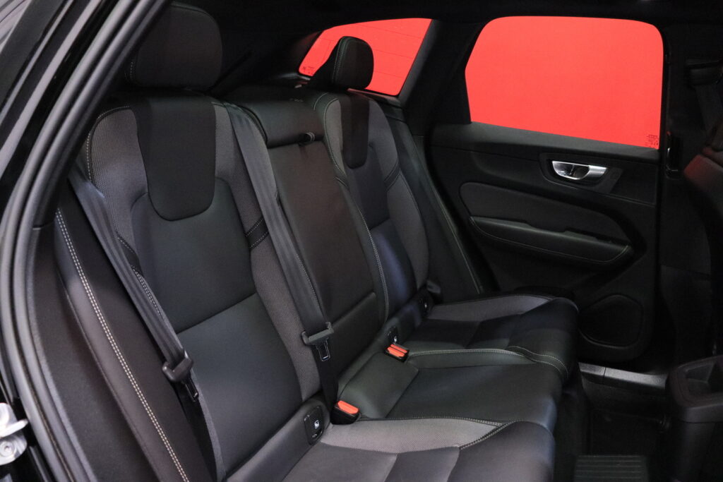 tuotekuva-Volvo-XC60-YLX-219-2026-02-26-142504-29 tuotekuva-Volvo-XC60-YLX-219-2026-02-26-142504-29