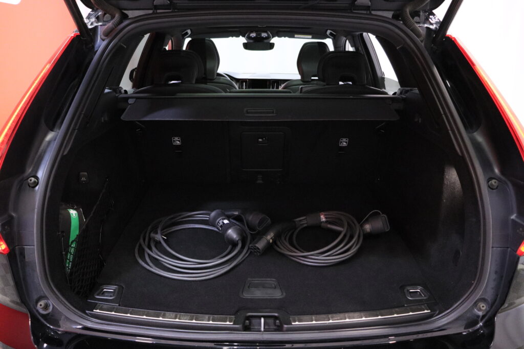 tuotekuva-Volvo-XC60-YLX-219-2026-02-26-142504-31 tuotekuva-Volvo-XC60-YLX-219-2026-02-26-142504-31