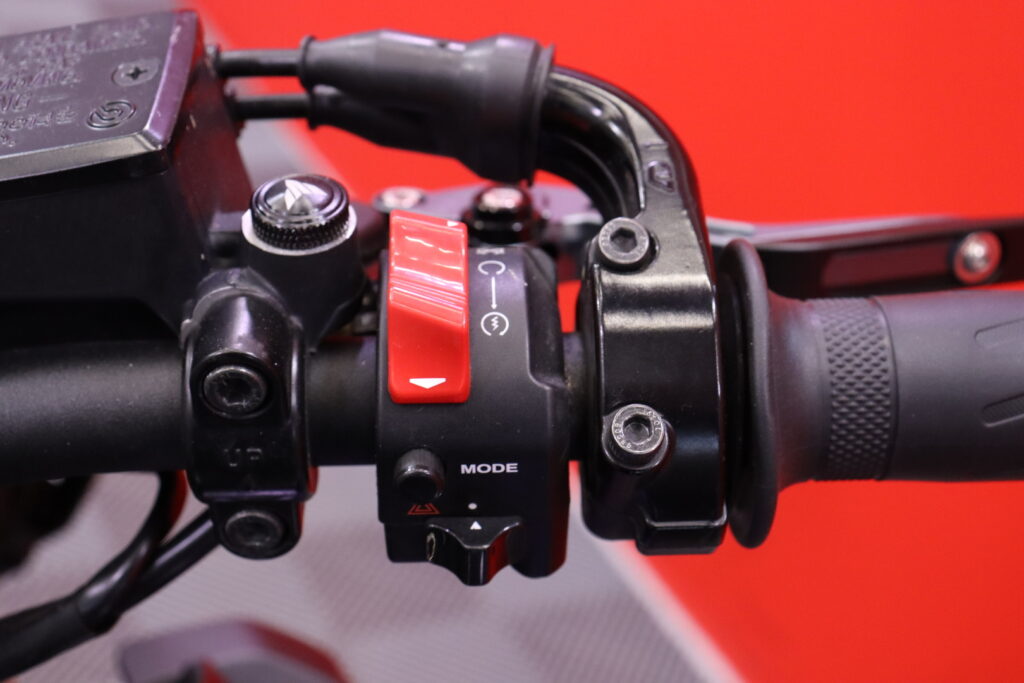 Yamaha - MT-09 - SP // QuickShifter / Akrapovic kokoputkisto / LED / Suosittu SP malli!! / Yamaha - MT-09 - SP // QuickShifter / Akrapovic kokoputkisto / LED / Suosittu SP malli!! / - Moottoripyörä