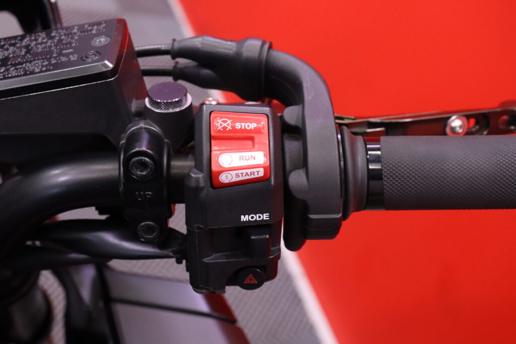 tuotekuva-Yamaha-MT-10-58-XGR-2026-02-10-115103-15 tuotekuva-Yamaha-MT-10-58-XGR-2026-02-10-115103-15