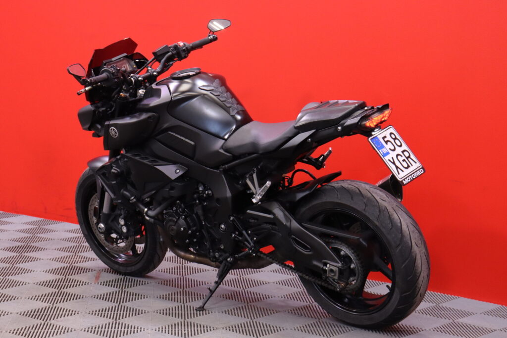 Yamaha - MT-10 - // Akrapovic / Suomi-pyörä / Penkitetty / Shifter / Vakkari / Ajomodet // Yamaha - MT-10 - // Akrapovic / Suomi-pyörä / Penkitetty / Shifter / Vakkari / Ajomodet // - Moottoripyörä
