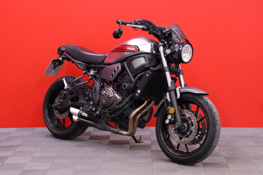 Yamaha - XSR - 700 // IXIL kokoputkisto / Diginäyttö / Huoltohistoria // Yamaha - XSR - 700 // IXIL kokoputkisto / Diginäyttö / Huoltohistoria // - Moottoripyörä