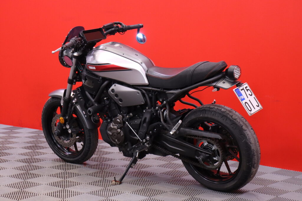 Yamaha - XSR - 700 // IXIL kokoputkisto / Diginäyttö / Huoltohistoria // Yamaha - XSR - 700 // IXIL kokoputkisto / Diginäyttö / Huoltohistoria // - Moottoripyörä