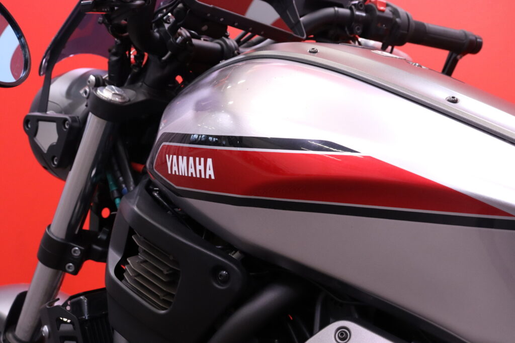 Yamaha - XSR - 700 // IXIL kokoputkisto / Diginäyttö / Huoltohistoria // Yamaha - XSR - 700 // IXIL kokoputkisto / Diginäyttö / Huoltohistoria // - Moottoripyörä