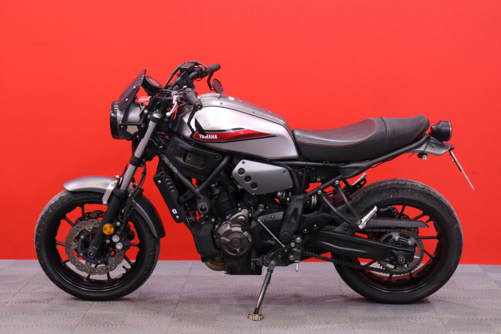 Yamaha - XSR - 700 // IXIL kokoputkisto / Diginäyttö / Huoltohistoria // Yamaha - XSR - 700 // IXIL kokoputkisto / Diginäyttö / Huoltohistoria // - Moottoripyörä