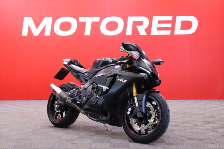 Yamaha - YZF-R1 - // Suomi-pyörä / Mattamusta! / Akrapovic kokoputkisto / Shifter ylös/alas / Ajomodet / Huoltokirja // - Moottoripyörä