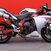 Yamaha - YZF-R1 - // Suomi-Pyörä / LeoVince / Huoltokirja // - Moottoripyörä
