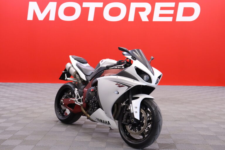 Yamaha - YZF-R1 - // Suomi-Pyörä / LeoVince / Huoltokirja // - Moottoripyörä