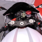 Yamaha - YZF-R1 - // Suomi-Pyörä / LeoVince / Huoltokirja // - Moottoripyörä