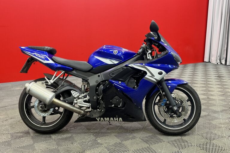 Yamaha - YZF-R6 - // Huoltokirja / 3x-avain / Uudet renkaat // - Moottoripyörä