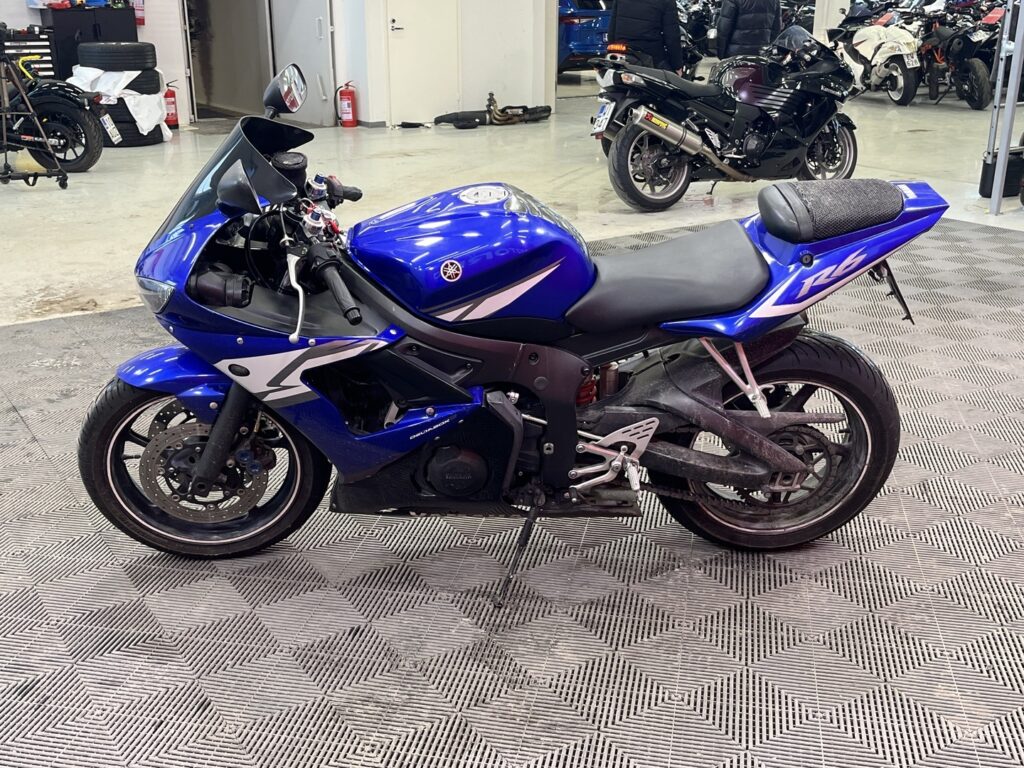 Yamaha - YZF-R6 - // Huoltokirja / 3x-avain / Uudet renkaat // Yamaha - YZF-R6 - // Huoltokirja / 3x-avain / Uudet renkaat // - Moottoripyörä