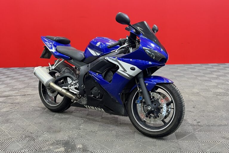 Yamaha - YZF-R6 - // Huoltokirja / 3x-avain / Uudet renkaat // - Moottoripyörä