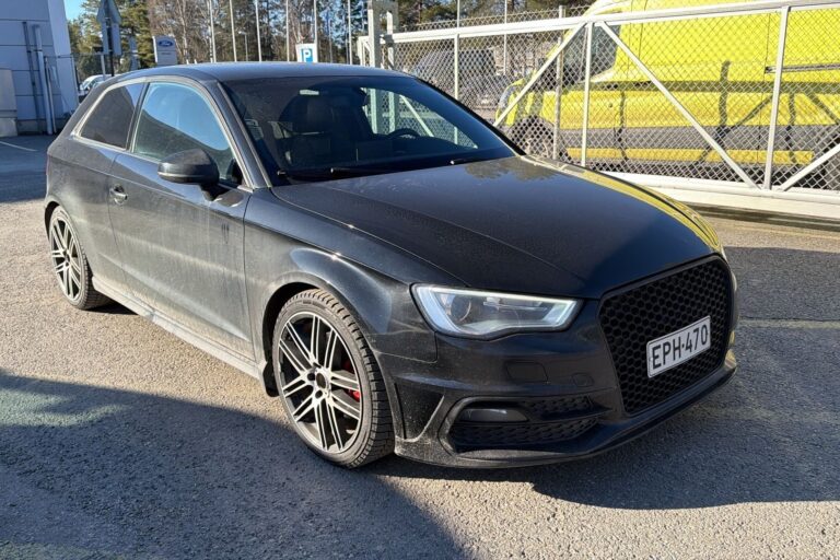 Audi - A3 - 2,0 TDI 110 kW quattro // S-line sisä ja ulko / B&O / Sporttipenkit / Flatbottom / Lohkolämmitin // - Viistoperä