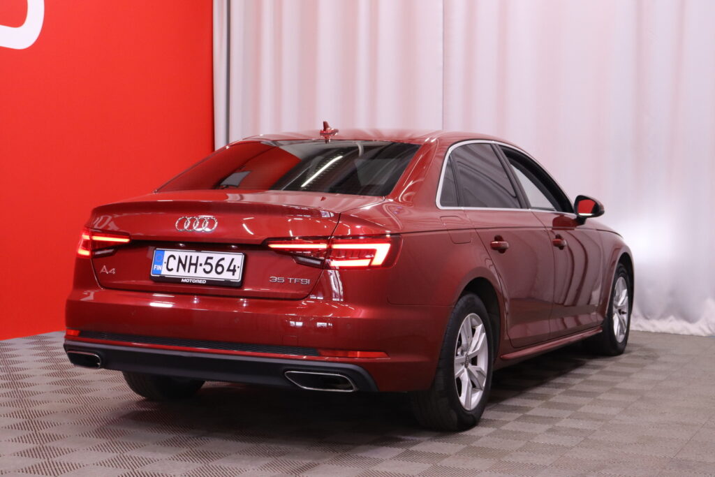 Audi - A4 - Sedan Business Comfort Edition 35 TFSI 110 kW MHEV S tronic // Suomi-Auto / LED / Webasto / Nahkasisusta / Koukku // Audi - A4 - Sedan Business Comfort Edition 35 TFSI 110 kW MHEV S tronic // Suomi-Auto / LED / Webasto / Nahkasisusta / Koukku // - Sedan