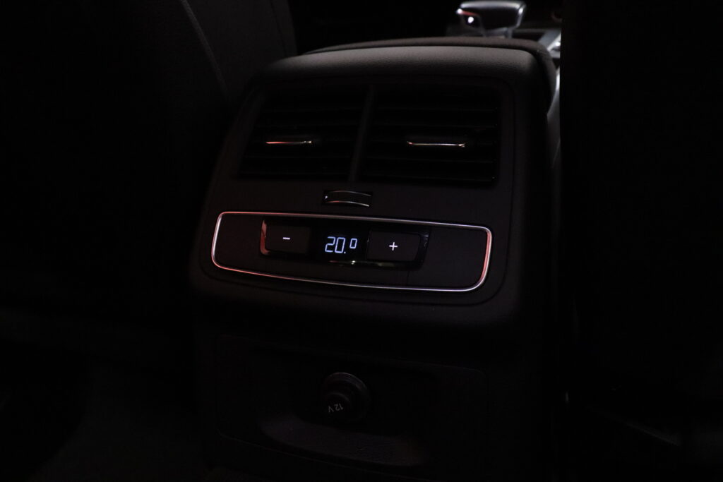 Audi - A4 - Sedan Business 35 TFSI 110 kW MHEV S tronic // Matrix LED / Webasto / ACC / Aktiivinen kaistavahti / Koukku / Audi - A4 - Sedan Business 35 TFSI 110 kW MHEV S tronic // Matrix LED / Webasto / ACC / Aktiivinen kaistavahti / Koukku / - Sedan