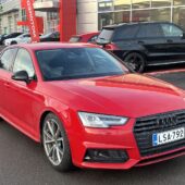 Audi - A4 - Sedan Business 40 TFSI 140 kW MHEV S tronic // ACC / Webasto / Koukku / - Sedan