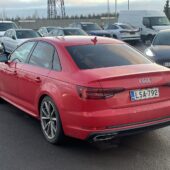 Audi - A4 - Sedan Business 40 TFSI 140 kW MHEV S tronic // ACC / Webasto / Koukku / - Sedan