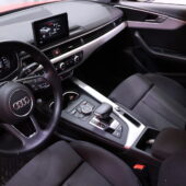 Audi - A4 - Sedan Business 40 TFSI 140 kW MHEV S tronic // ACC / Webasto / Koukku / - Sedan