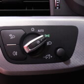 Audi - A4 - Sedan Business 40 TFSI 140 kW MHEV S tronic // ACC / Webasto / Koukku / - Sedan