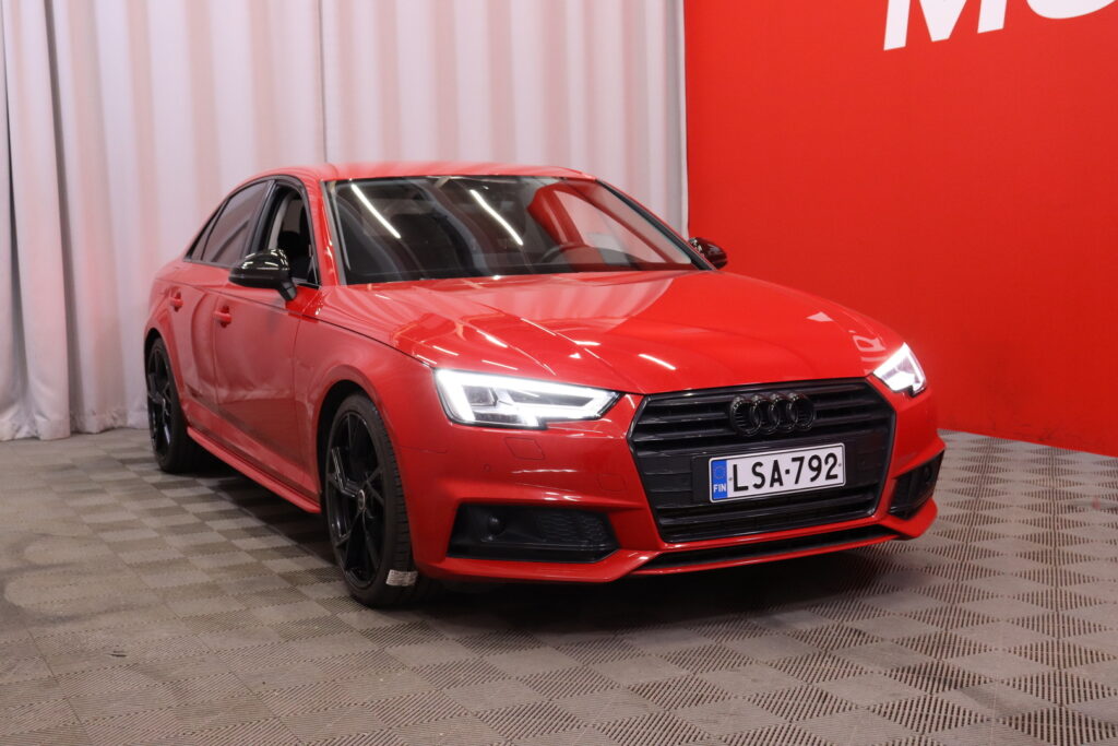 Audi - A4 - Sedan Business 40 TFSI 140 kW MHEV S tronic // ACC / Webasto / Koukku / Audi - A4 - Sedan Business 40 TFSI 140 kW MHEV S tronic // ACC / Webasto / Koukku / - Sedan