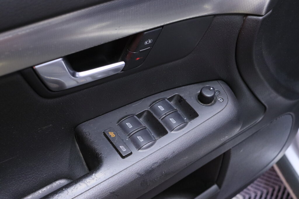 tuotekuva-Audi-A4-LSZ-916-2026-03-27-115229-24 tuotekuva-Audi-A4-LSZ-916-2026-03-27-115229-24