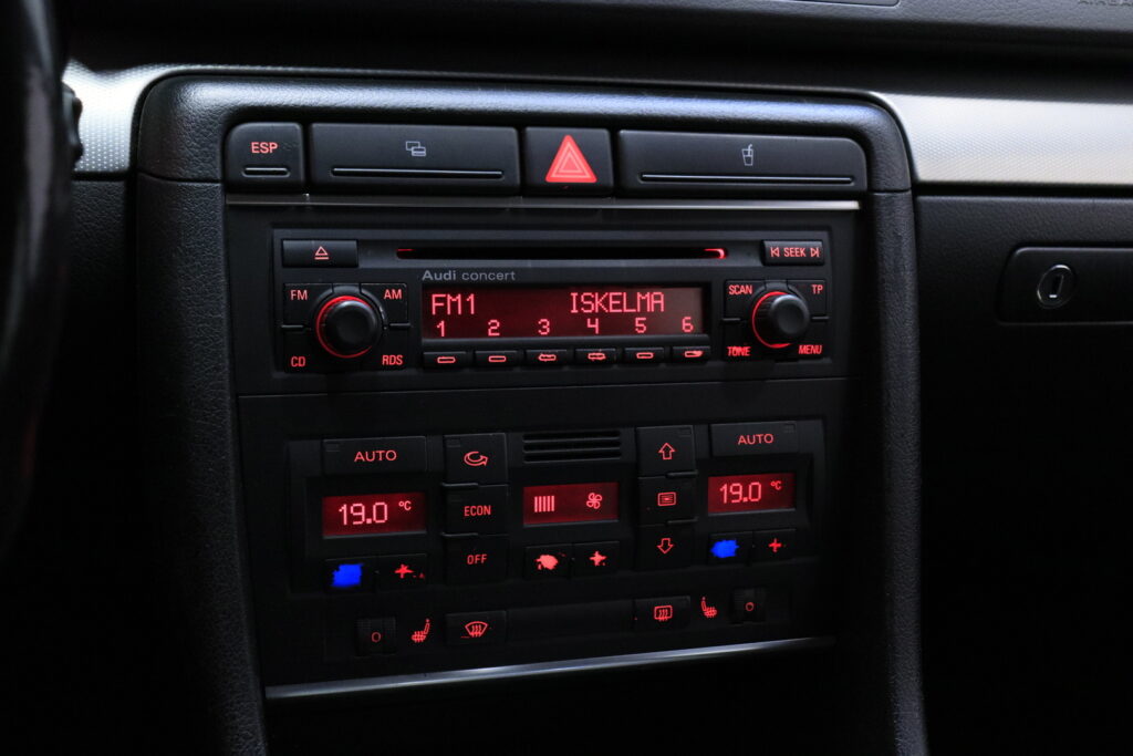 tuotekuva-Audi-A4-LSZ-916-2026-03-27-115229-25 tuotekuva-Audi-A4-LSZ-916-2026-03-27-115229-25